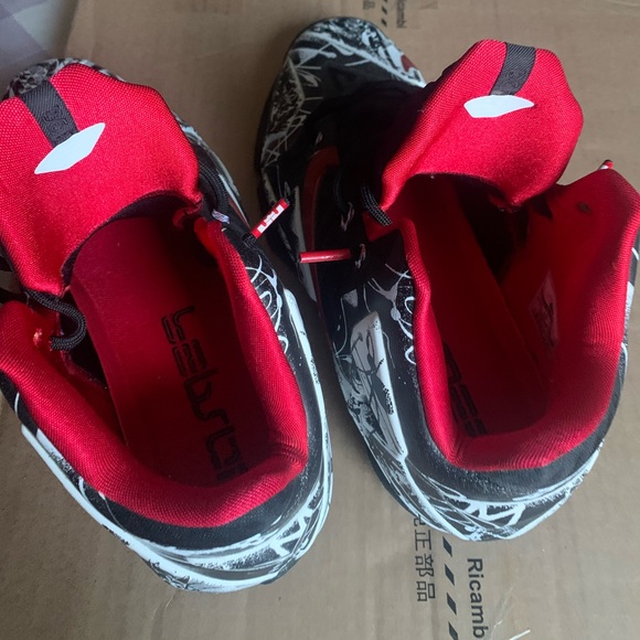 Lebron 11 Graffiti size 11 - Picture 6 of 7